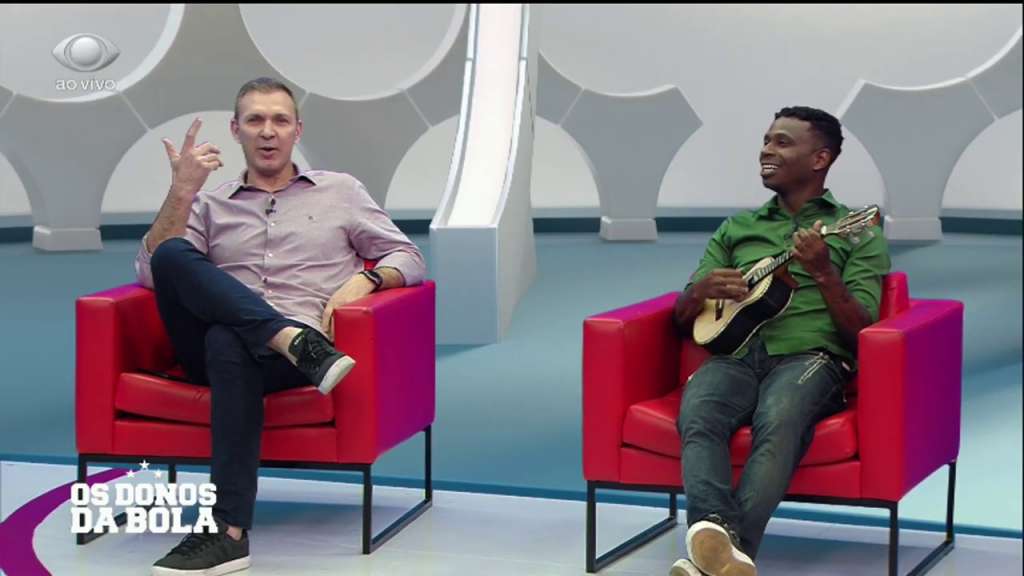 Veloso e Edilson no programa do Neto