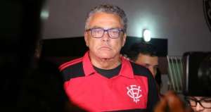 Presidente do Vitória aprova mala branca: 