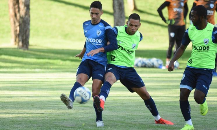 Adversário do Guarani vai todo remendado para jogo final da Série B