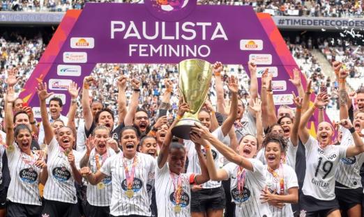 Equipe do Corinthians na festa do título do Paulista Feminino