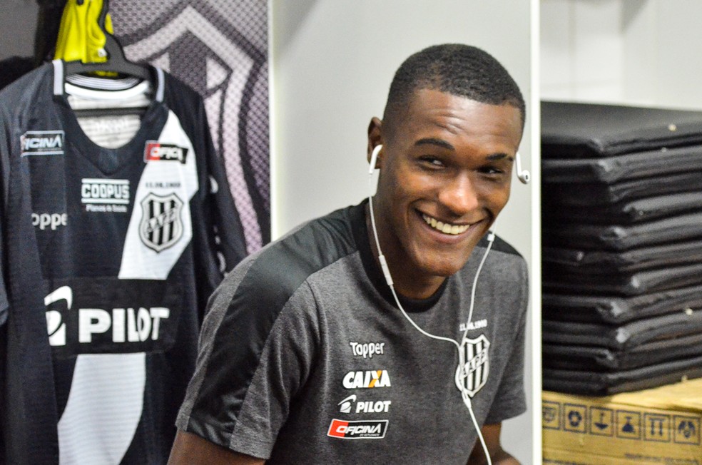 Série B: Ponte Preta estuda novo empréstimo de lateral-direito junto ao Corinthians