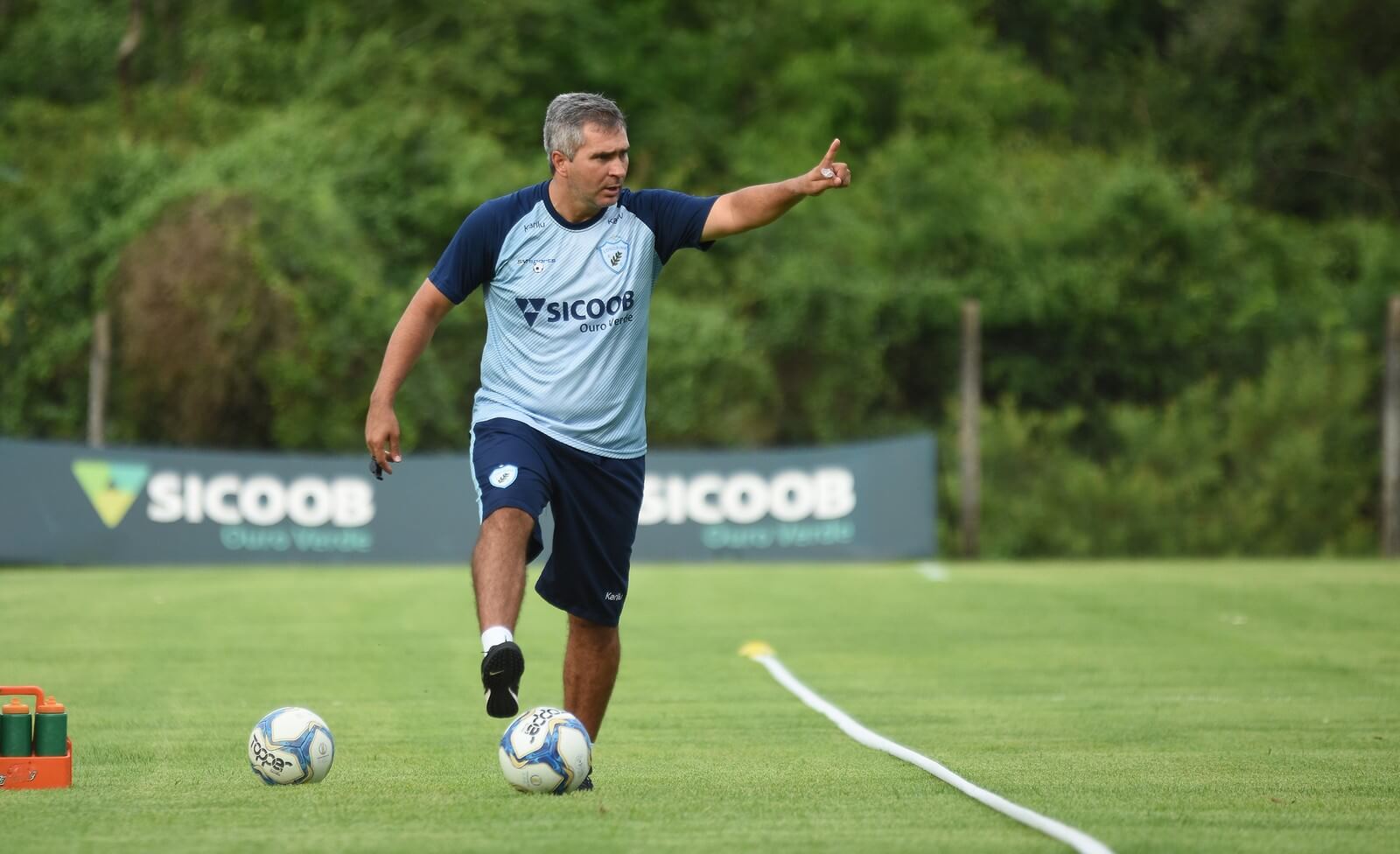 Série B: Treinador quebra a cabeça para definir o Londrina após desmanche