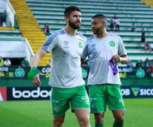 Rebaixada, Chapecoense tem dois desfalques certos para encarar o Santos