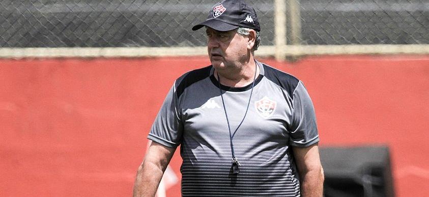 Geninho livrou o Vitória da queda. (Foto: Letícia Martins / Vitória)