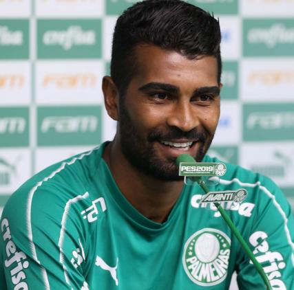Brasileirão: Palmeiras negocia volante e patrocinadora terá de ser reembolsada