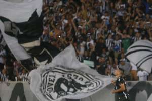 Botafogo aposta no fator casa para selar permanência na elite do Brasileirão