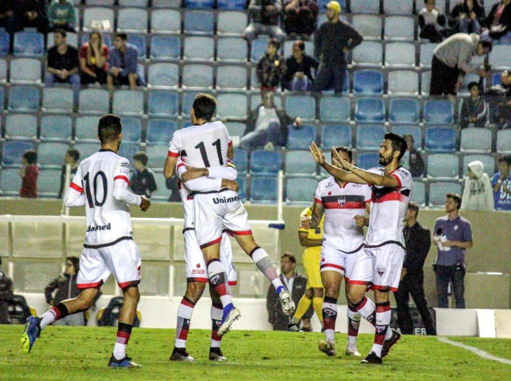 Atlético-GO não depende apenas de si para subir (Foto: Jefferson Vieira/Oeste)