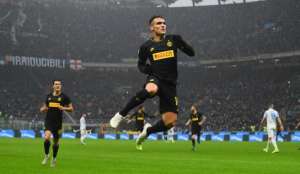 ITALIANO: Com dois gols de Lautaro, Inter bate o Spal e assume a liderança