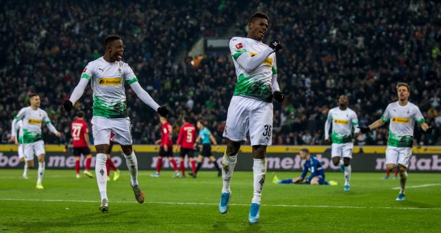 ALEMÃO: Borussia Mönchengladbach retorna à liderança com vitória em casa