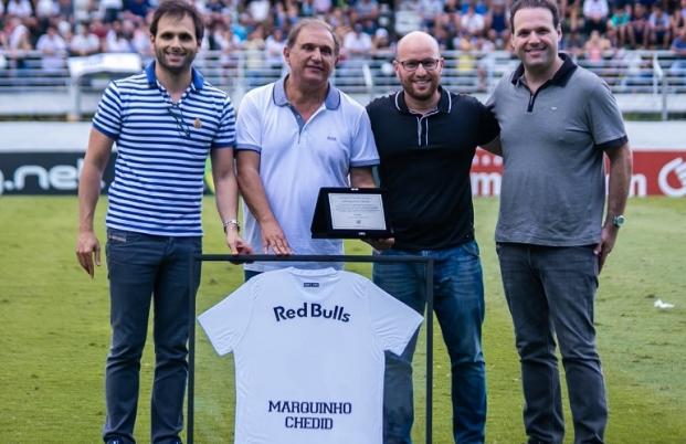 Série B: Dirigente do Bragantino recebe homenagens no final de um longo ciclo