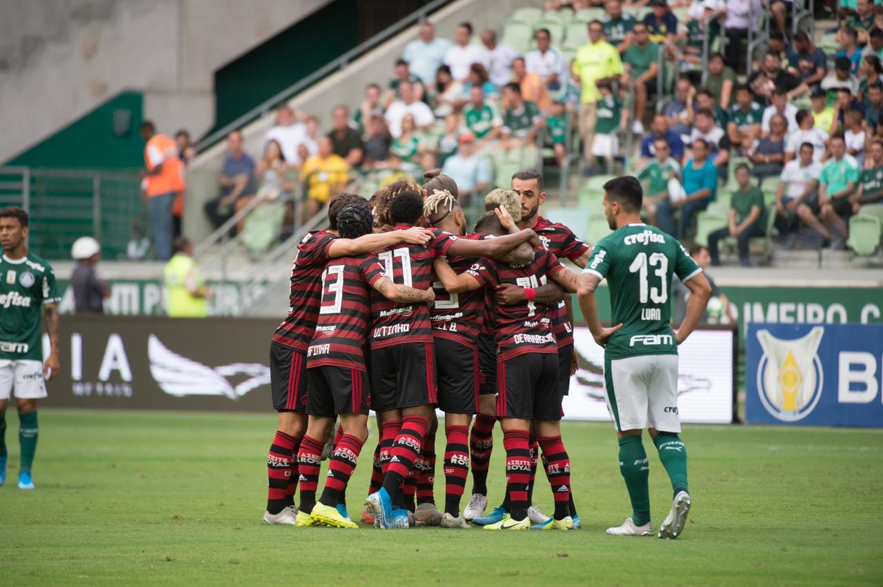 Palmeiras 1 x 3 Flamengo – Torcida única, apenas um time em campo e deu a lógica