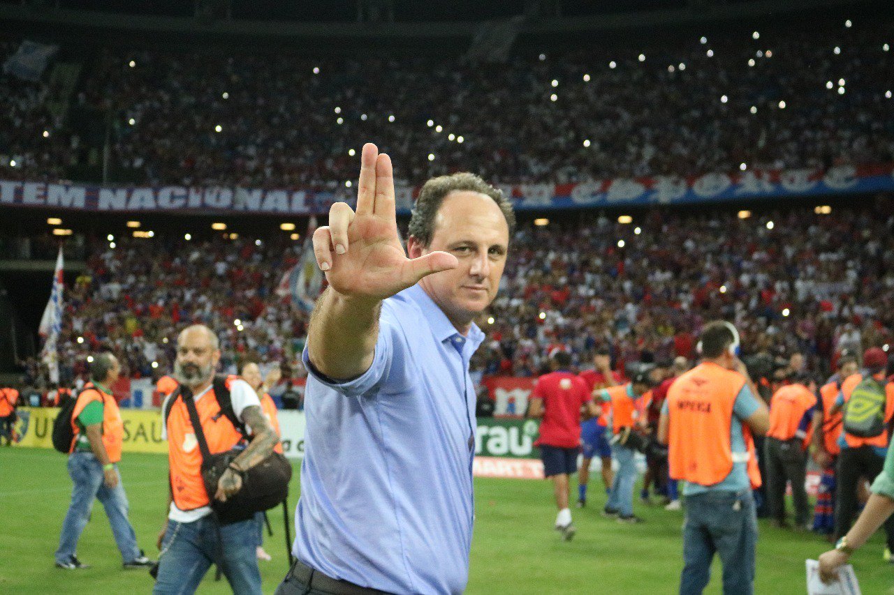Com ajuda de Rogério Ceni, São Paulo garante vaga na Libertadores