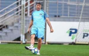 Renato brinca sobre renovação no Grêmio: 'Falta me chamar para um Cowboyzinho'