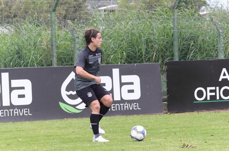 Catarinense: Ex-lateral do Grêmio negocia renovação com o Figueirense