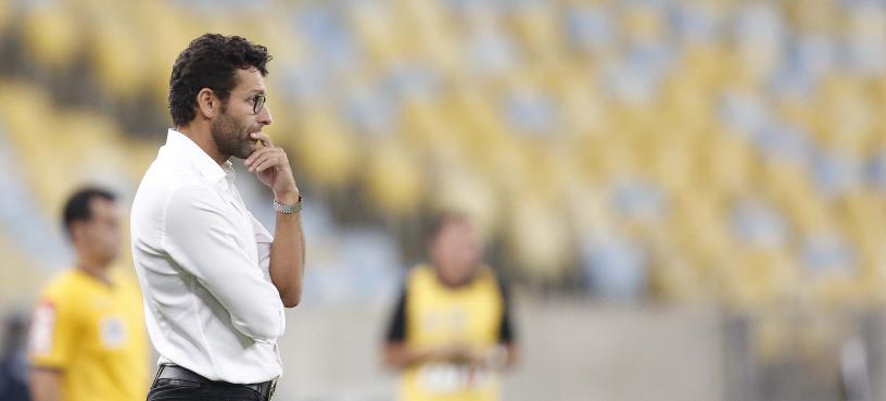 Sem Alex Santana, Valentim avalia opções para escalar o Botafogo
