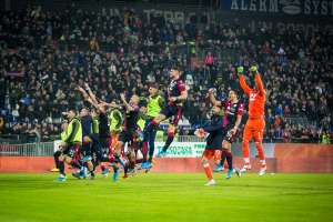 ITALIANO: Com 2 de João Pedro, Cagliari vence jogo de 7 gols e sobe para 4º
