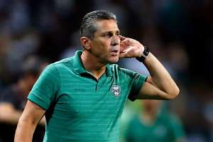 Jorginho brilha no comando do Coritiba e devolve Coxa a elite do Brasileiro