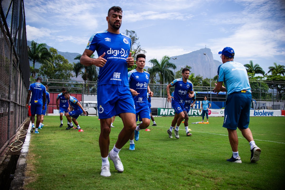 Para escapar da pressão da torcida, Cruzeiro evita o retorno a Belo Horizonte