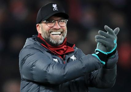 Inglês: Klopp brinca com técnico rival antes de clássico: ‘Solidário, mas não tenho pena’