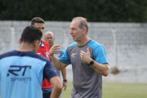 Paulista A2: Após apresentações, técnico avalia 'novo' Taubaté: 'Forte ofensivamente'