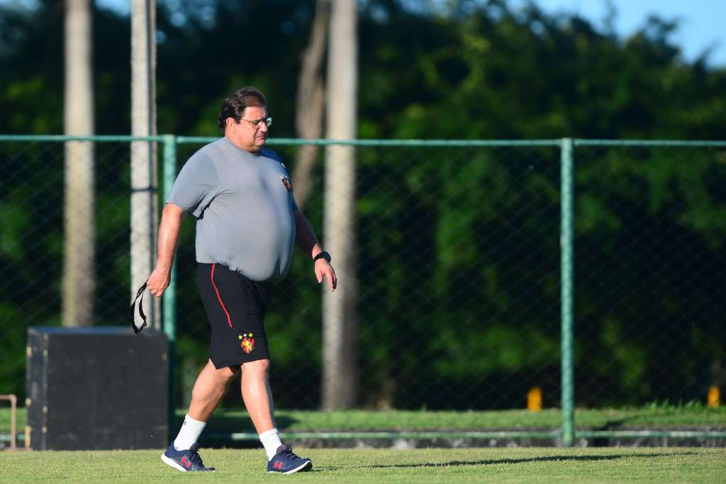 Guto Ferreira renovou seu contrato com o Sport até o fim de 2020