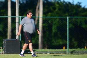 Após acesso à elite, ex-técnico da Ponte renova com Sport
