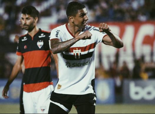 Série B: Jogador do Botafogo termina a temporada em alta e celebra retorno ao futebol