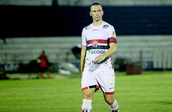 Capitão do acesso, Plínio se despede e garante: ‘Botafogo está no caminho certo’