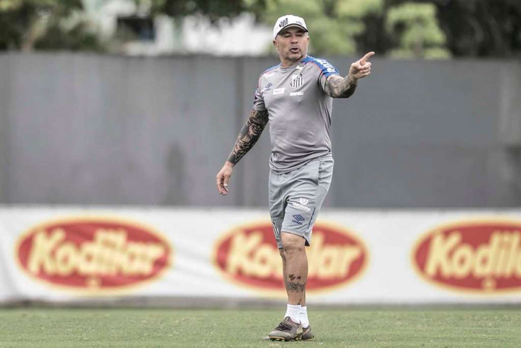 Com elenco completo, Sampaoli deve promover retornos de Pará e Soltedo ao Santos