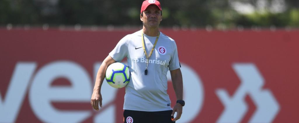 Dúvidas do Zé. (Foto: Ricardo Duarte / Internacional)