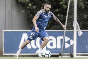 Em Curitiba, Santos enfrenta o Athletico-PR para garantir o vice do Brasileirão