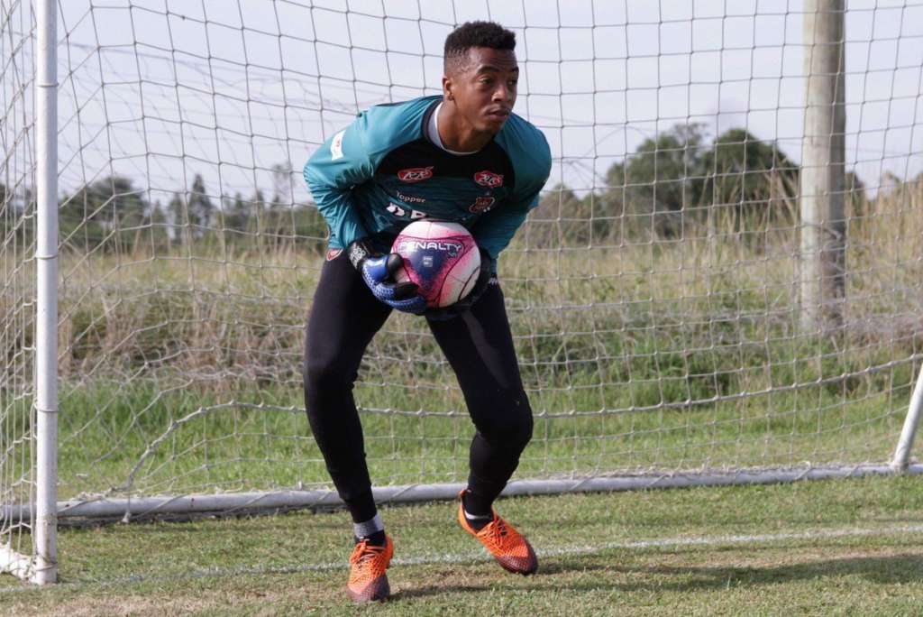 Carlos Eduardo é oficializado como novo reforço do Sport - Carlos Insaurriaga / GEB