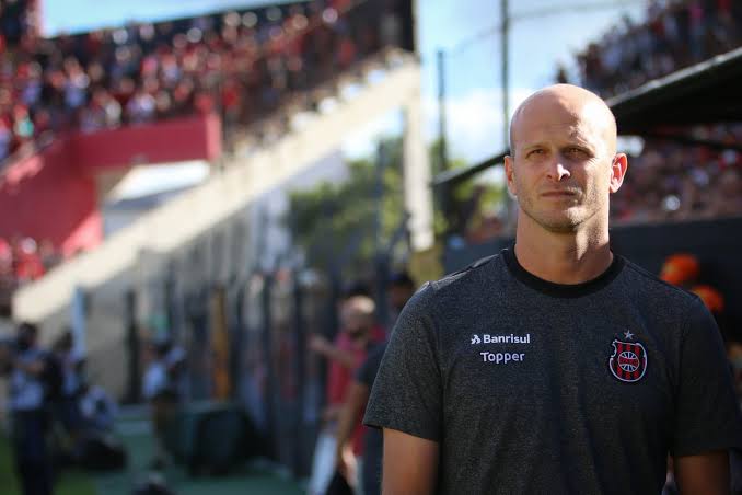 Brasil de Pelotas confirma ídolo da torcida como treinador para 2020