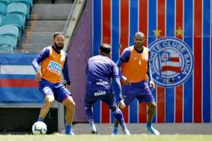 Bahia recebe o Vasco com mudança no meio e na lateral