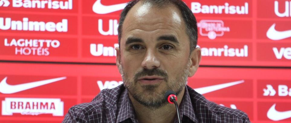 Colorado diz não ter recebido proposta para substituir Mattos no Palmeiras