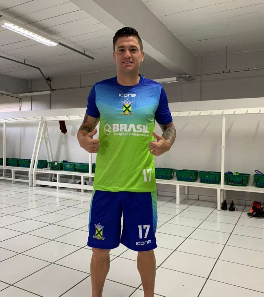 Jocinei é oficializado como novo reforço do Santo André