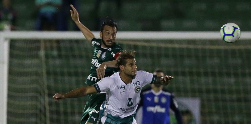 Gabriel Veron e Edu Dracena comemoram momentos opostos em goleada do Palmeiras