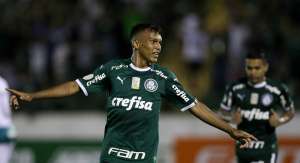 Veron diz se espelhar em Gabriel Jesus, mas avisa: 'Farei carreira com meu nome'