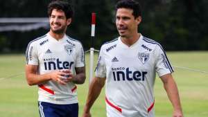 Hernanes e Alexandre Pato 'somem' no São Paulo de Fernando Diniz; trio se destaca