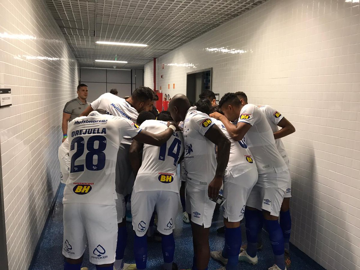 Adilson pede ajuda total da torcida do Cruzeiro na luta para evitar rebaixamento