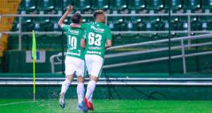 Com desfalques e técnico interino, Chapecoense se despede da Série A contra Vasco