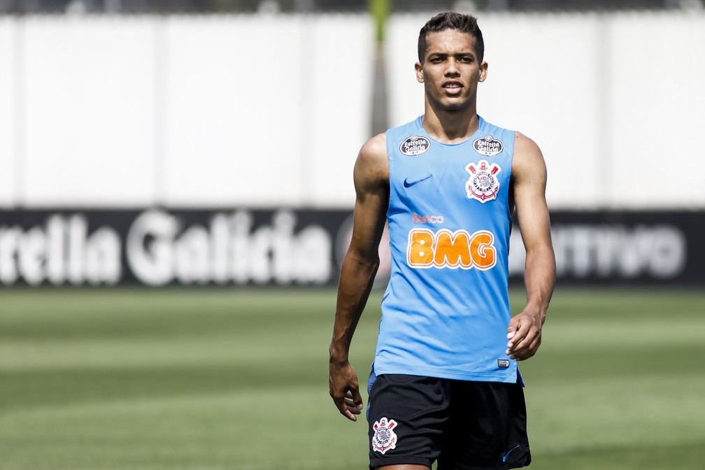 Pedrinho volta a treinar no Corinthians e Cássio analisa o ano como positivo