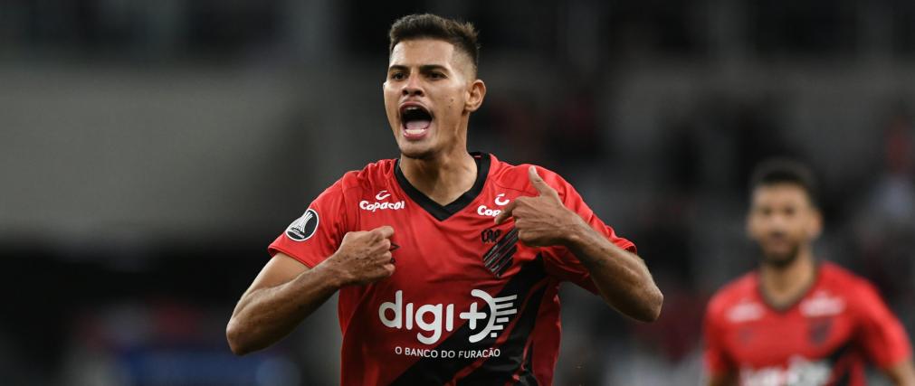 Negociação de Bruno Guimarães com clube europeu poderá melar nesta janela