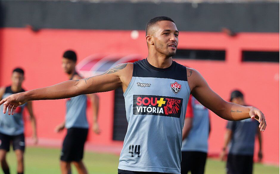 Baiano: Vitória acerta renovação com três que disputaram a Série B