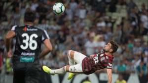 Deu o óbvio! Gol de bicicleta de Arrascaeta é eleito 'gol mais bonito' do Brasileirão