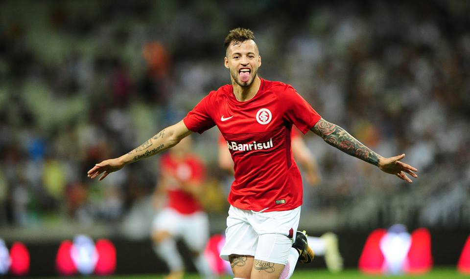 Negociado no meio da temporada, atacante não é relacionado e dá adeus ao Inter