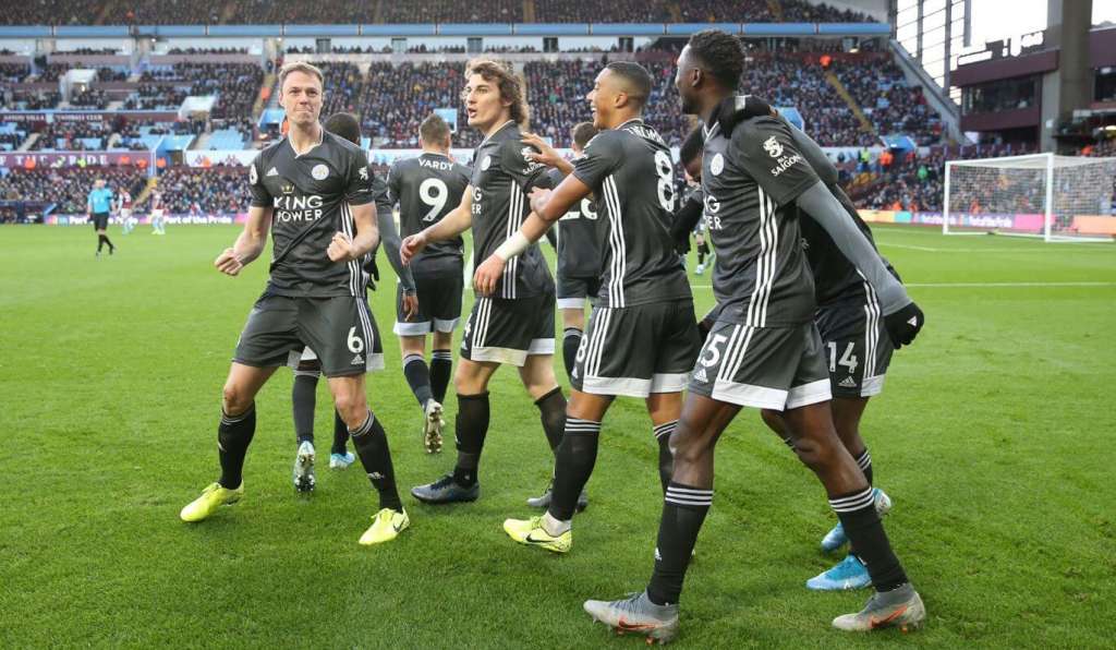 Leicester segue a perseguição ao líder Liverpool