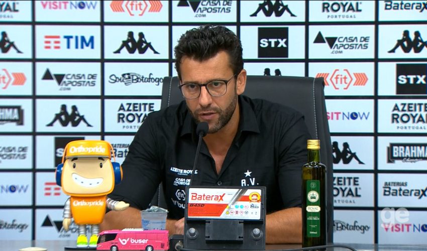 Zagueiro Gabriel e Alberto Valentim mostram desejo de seguir no Botafogo em 2020