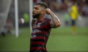 Gabriel vê Flamengo 'muito à frente', mas diz: 'Dinheiro não entra em campo'