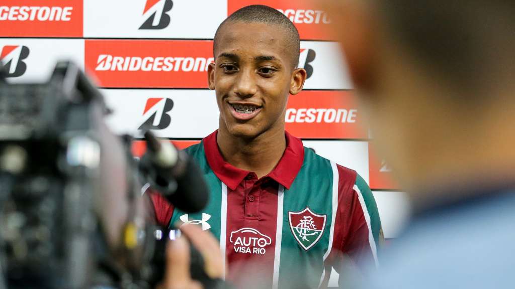 Partiu futebol inglês. (Foto: Lucas Merçon / Fluminense)